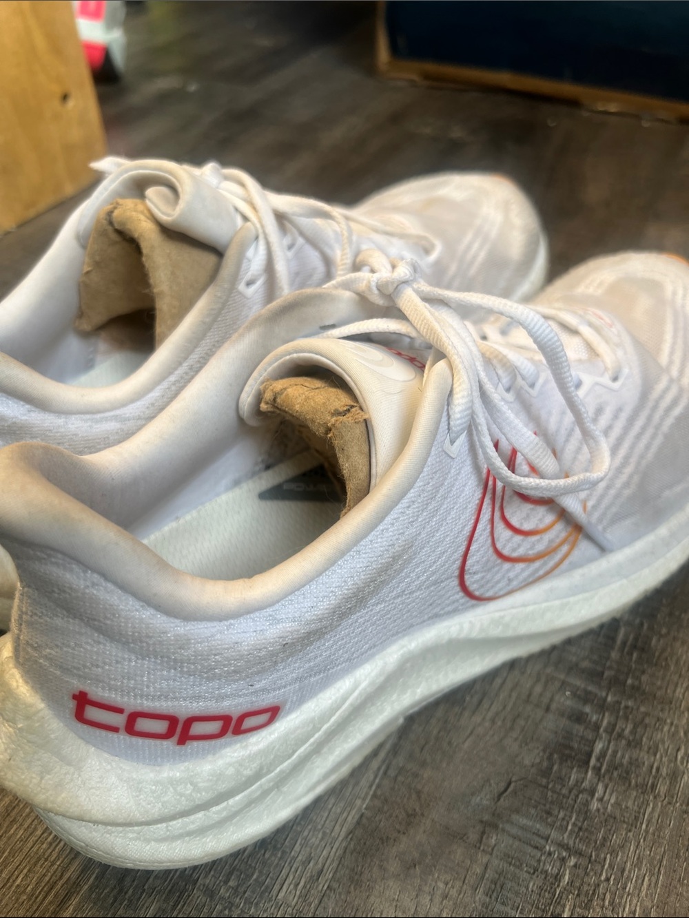 TOPO Cyclone 3 Women’s size 9